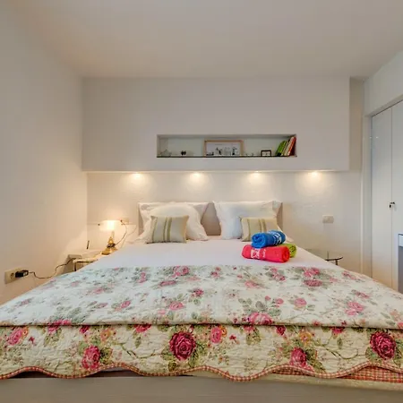 Apartment By The Sea Arbanija - Ciovo - 13576