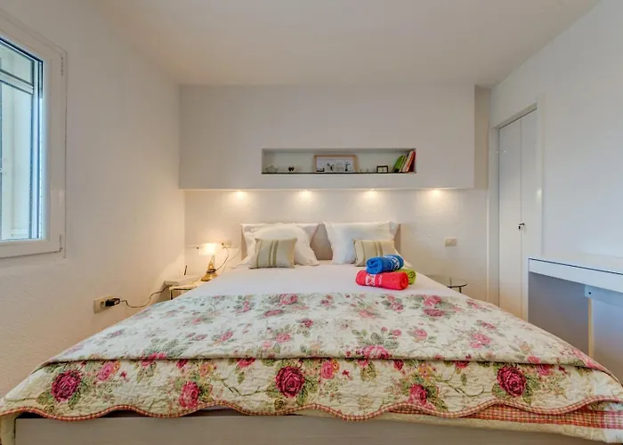 Apartment By The Sea Arbanija - Ciovo - 13576